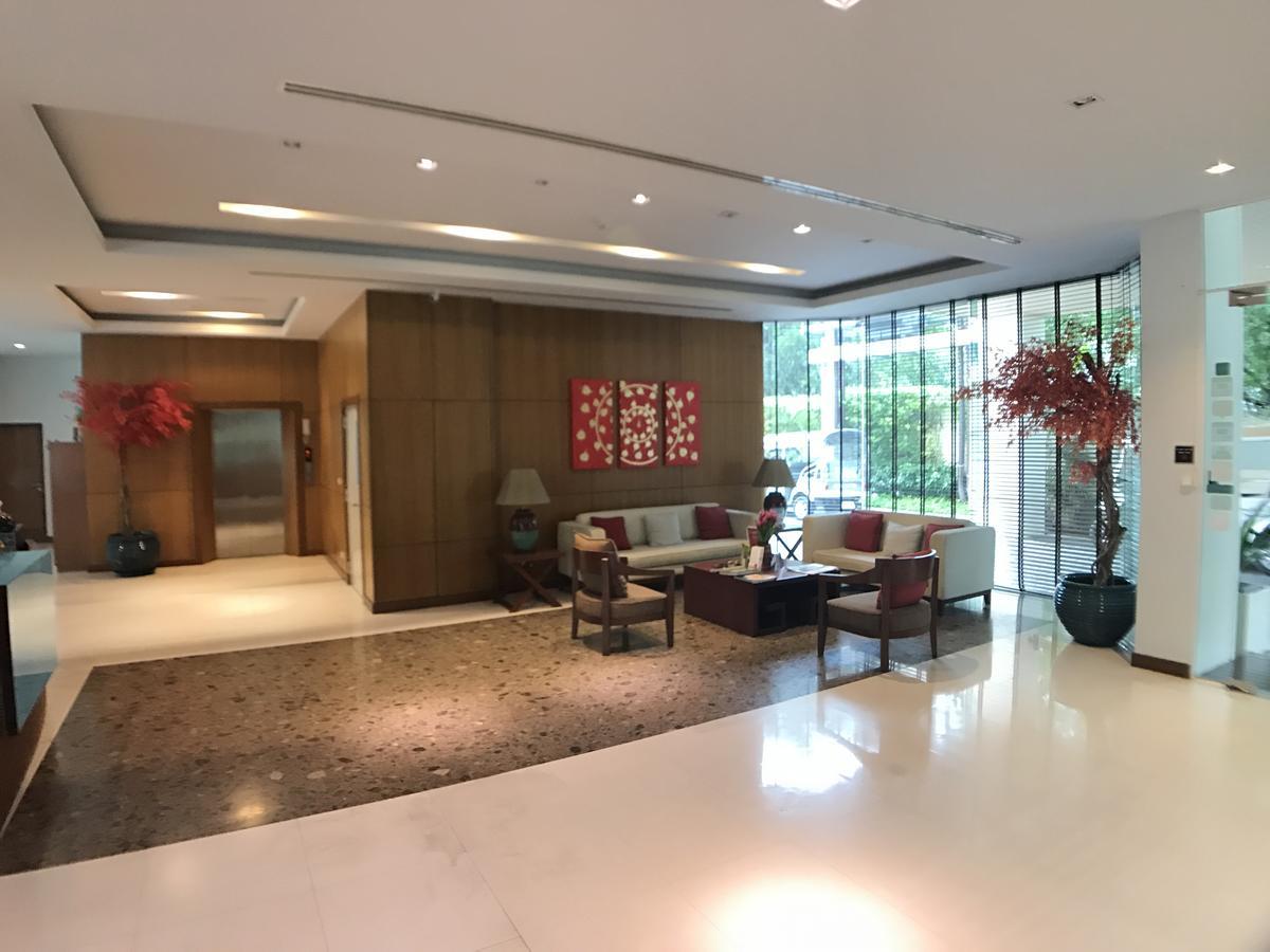 Patio Luxury Suites Bangkok Exterior foto
