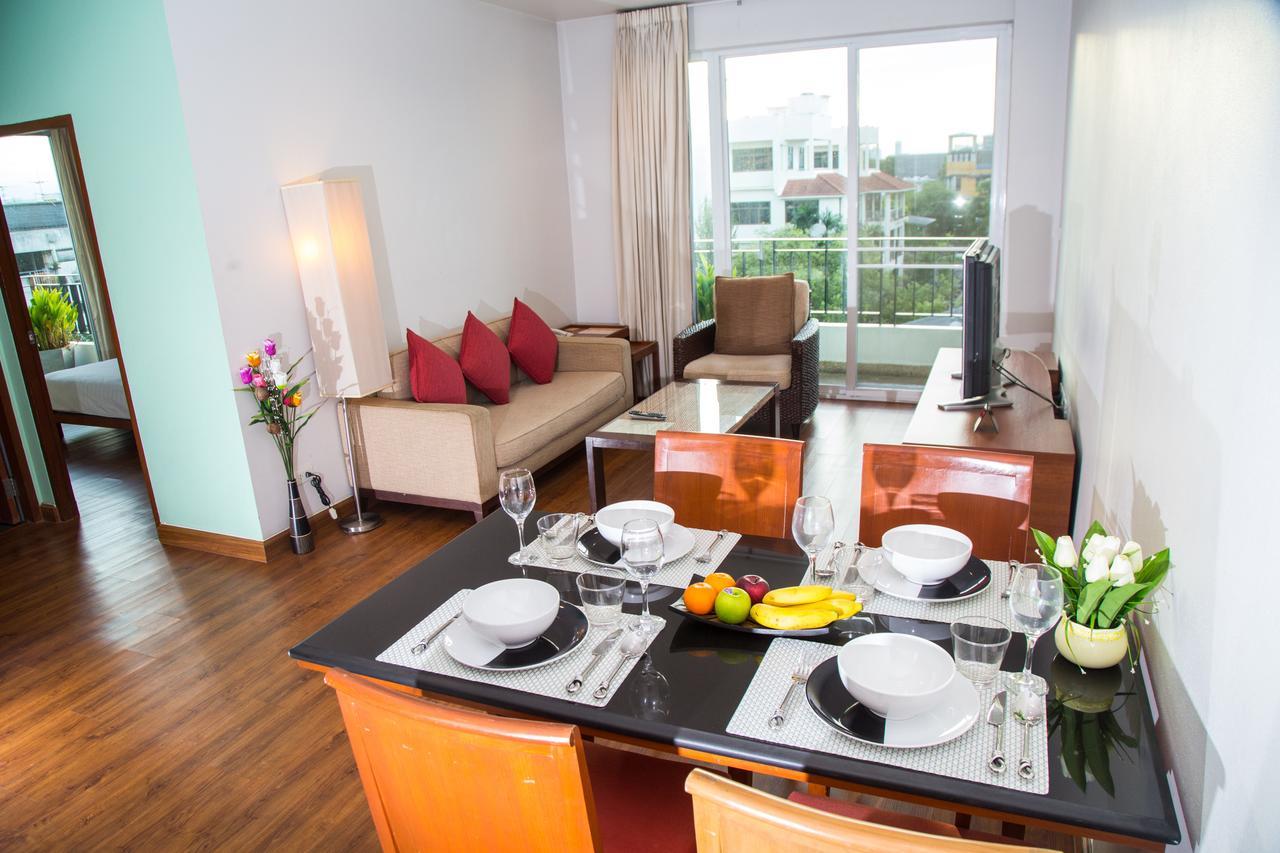 Patio Luxury Suites Bangkok Exterior foto