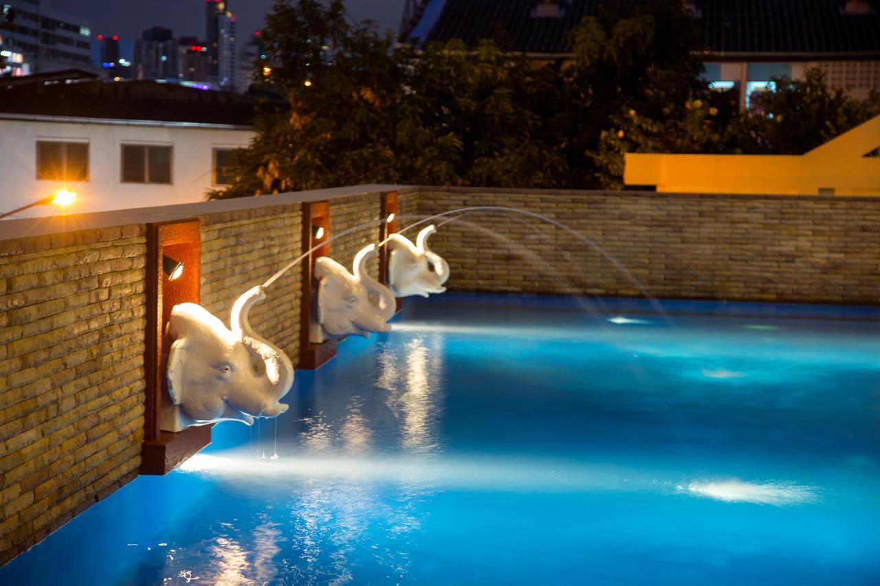 Patio Luxury Suites Bangkok Exterior foto