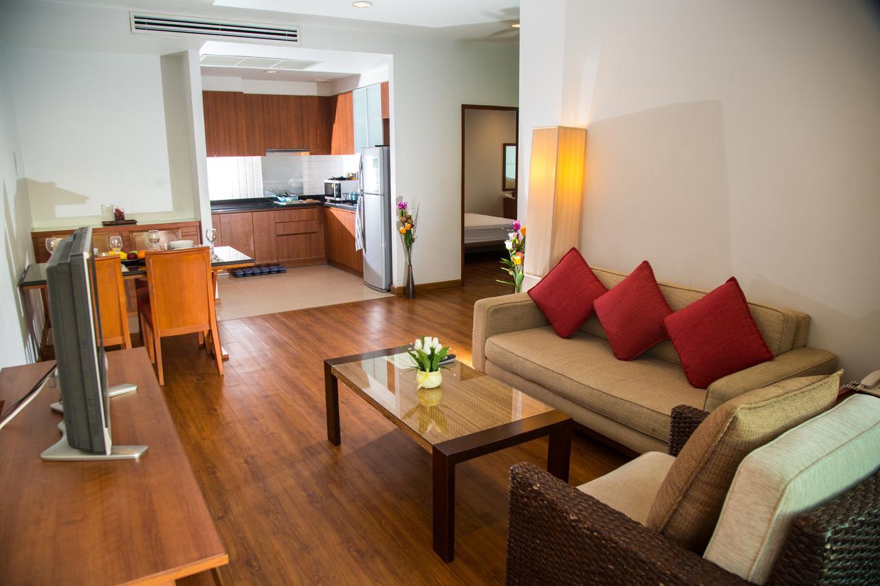Patio Luxury Suites Bangkok Exterior foto