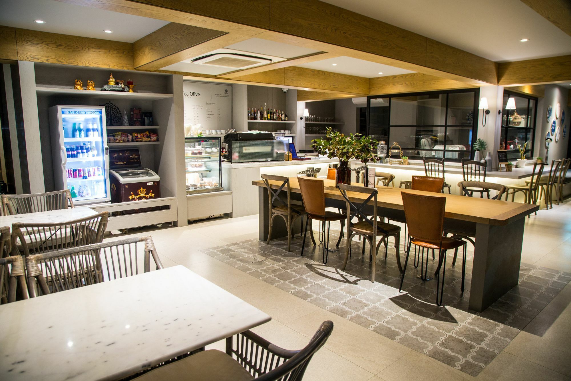 Patio Luxury Suites Bangkok Exterior foto